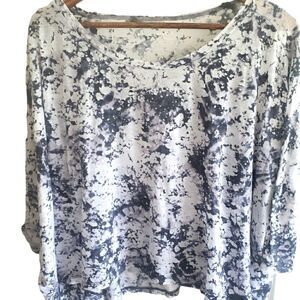 ‎Express Gray and White Tie Dye Oversized  Crop Style Top